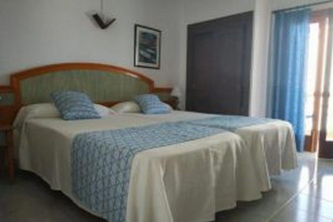 Hotel Martorell By Mhr Colonia de Sant Jordi ภายนอก รูปภาพ