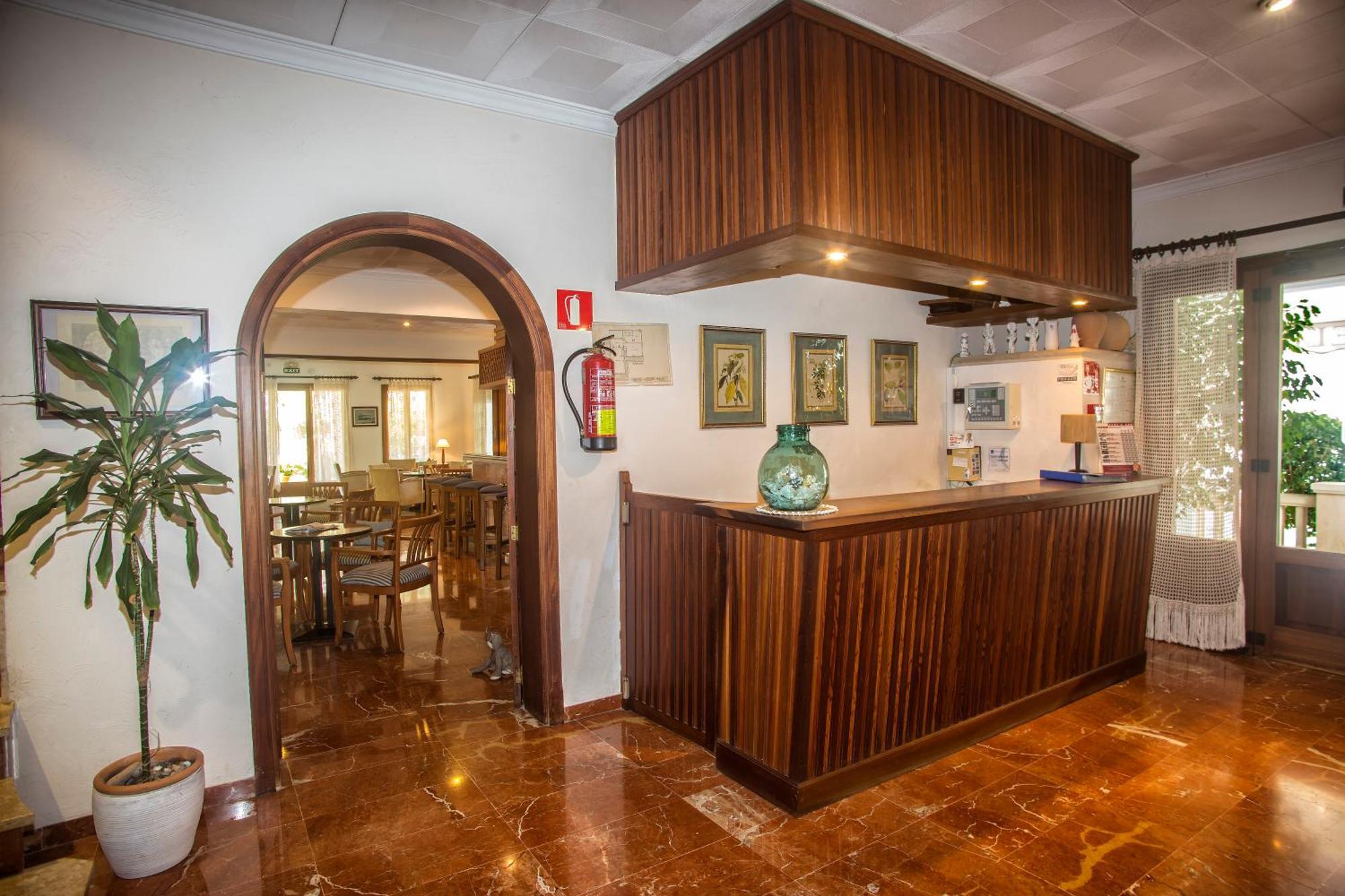 Hotel Martorell By Mhr Colonia de Sant Jordi ภายนอก รูปภาพ
