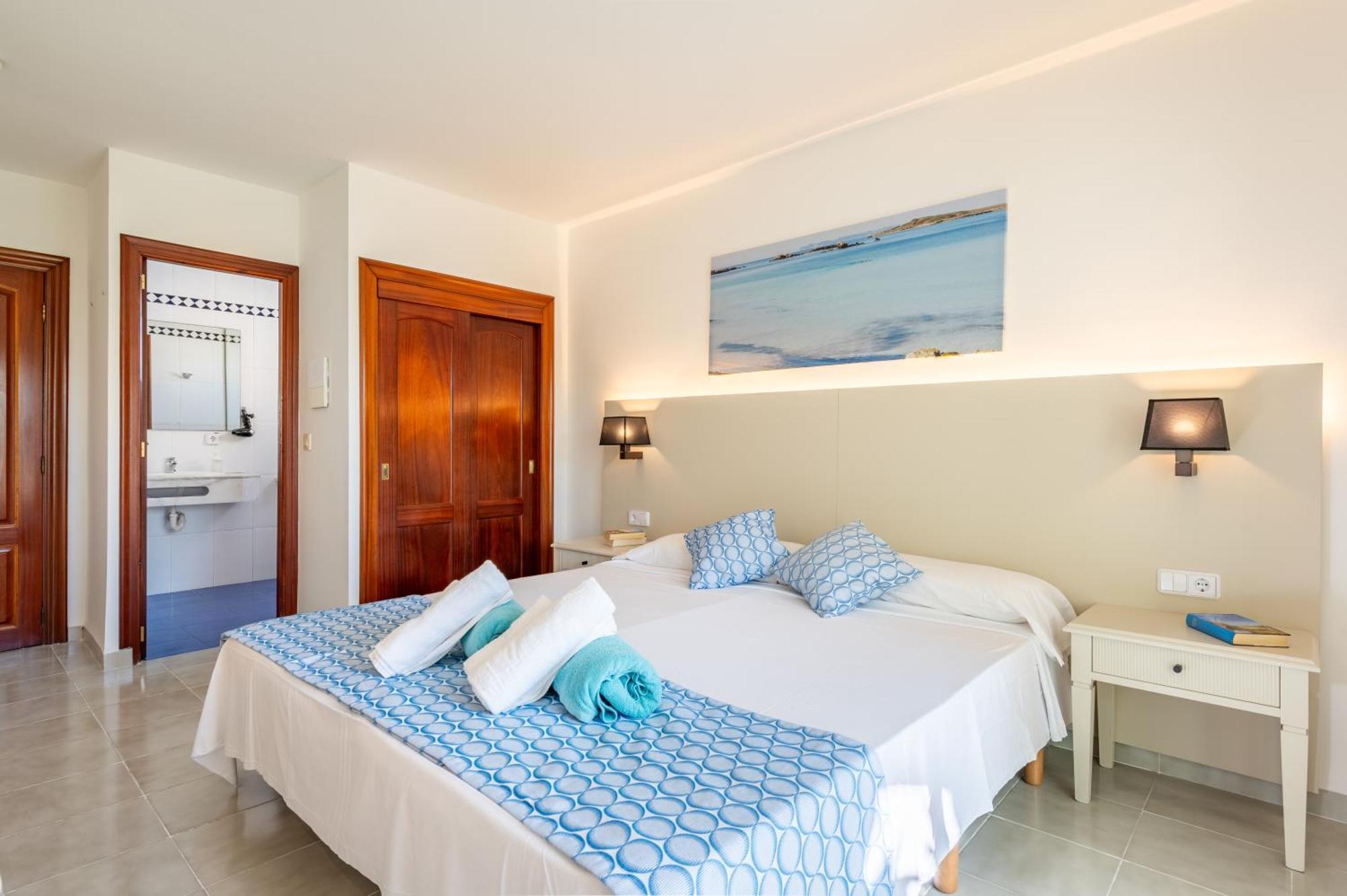 Hotel Martorell By Mhr Colonia de Sant Jordi ภายนอก รูปภาพ