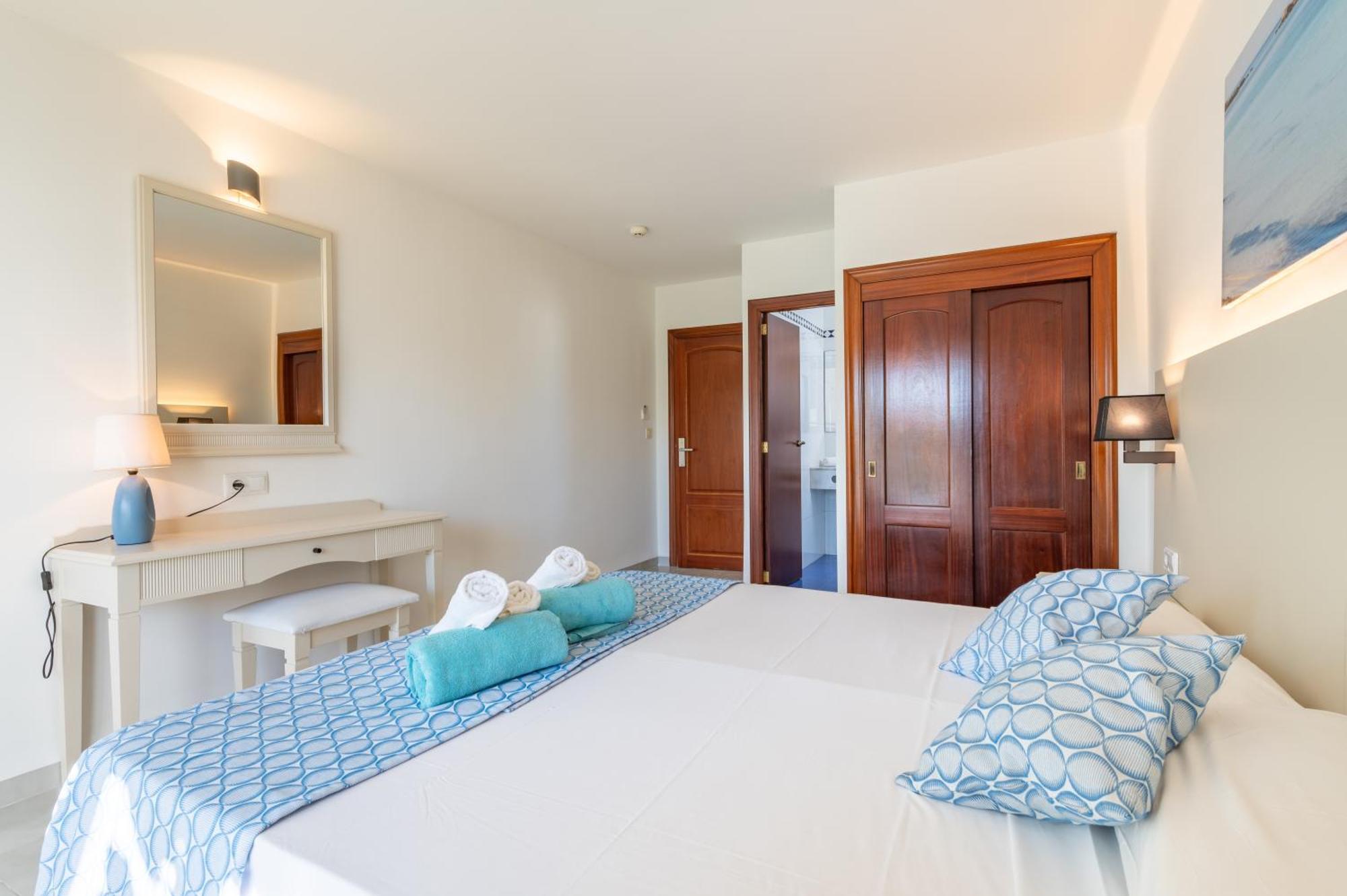 Hotel Martorell By Mhr Colonia de Sant Jordi ภายนอก รูปภาพ