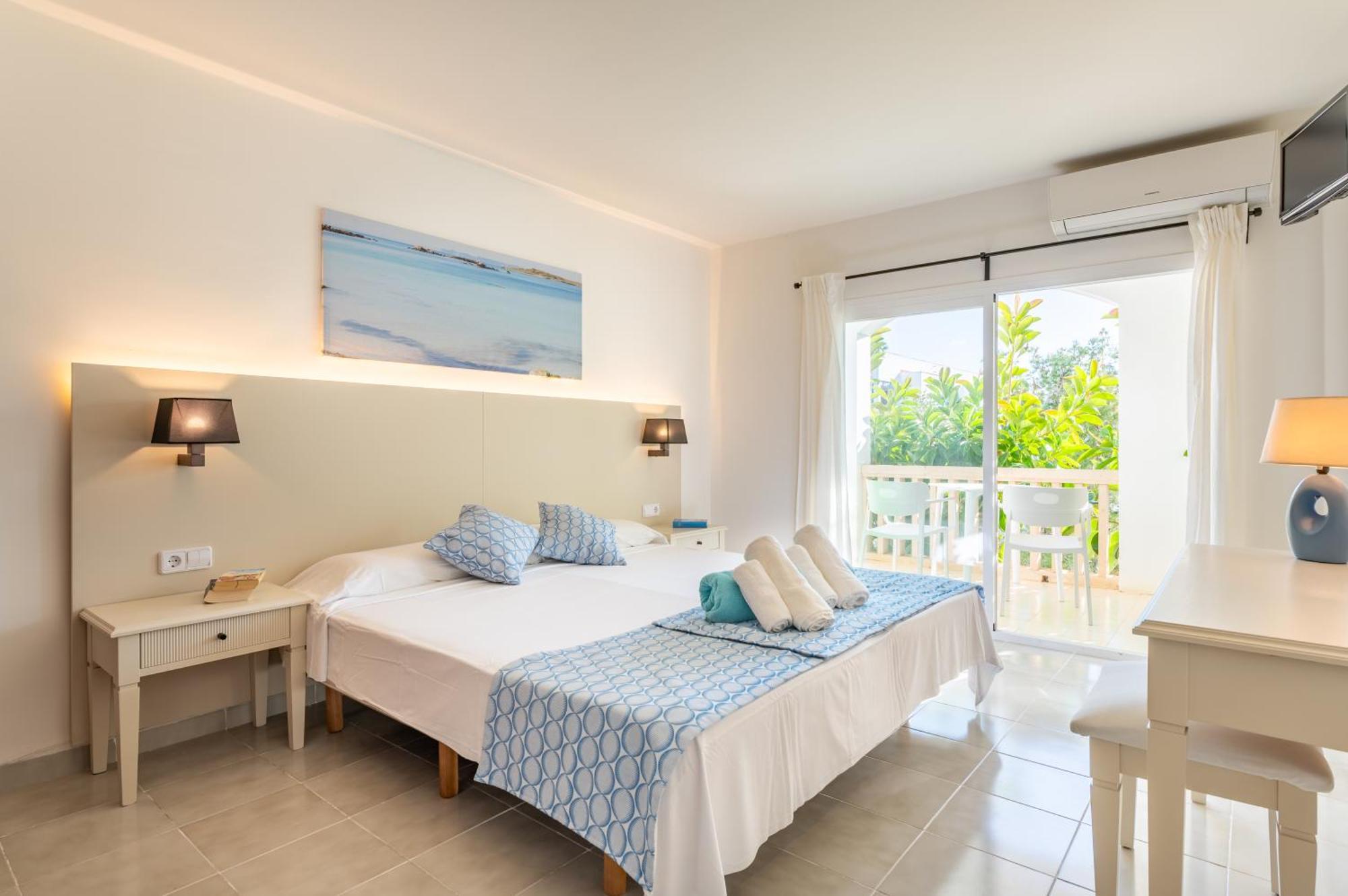 Hotel Martorell By Mhr Colonia de Sant Jordi ภายนอก รูปภาพ