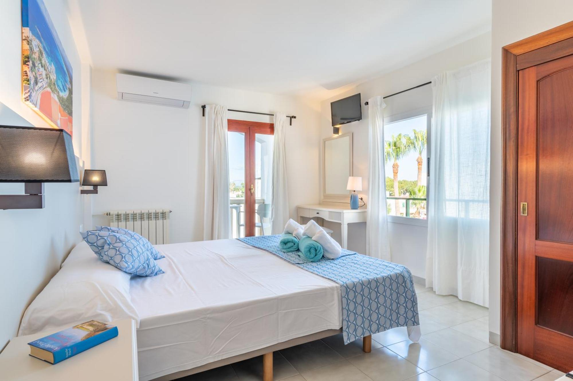 Hotel Martorell By Mhr Colonia de Sant Jordi ภายนอก รูปภาพ