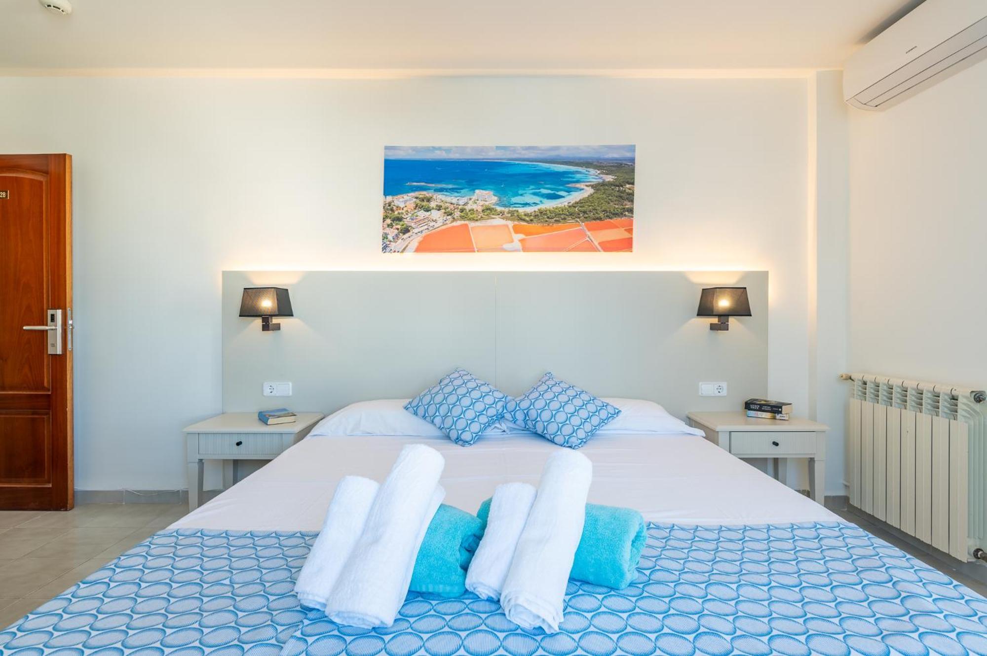 Hotel Martorell By Mhr Colonia de Sant Jordi ภายนอก รูปภาพ